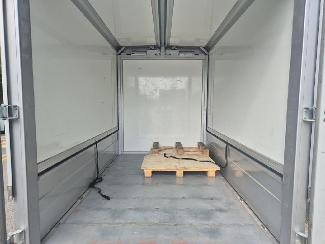 6081500860R18.jpg
