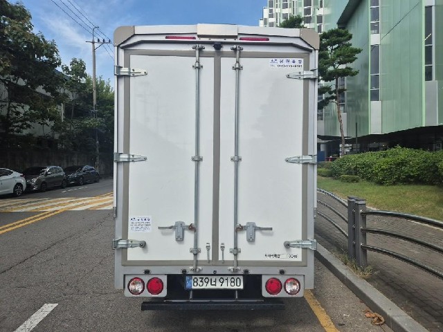 6081500860R4.jpg