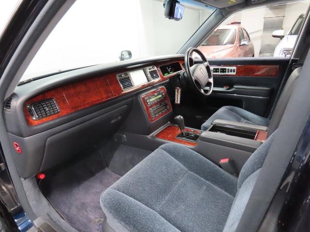 9570862A30261019W00214.jpg