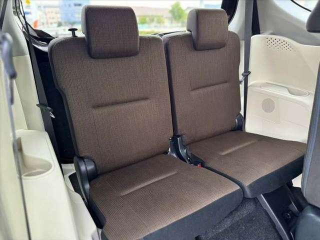 35e1d30ed9d3c4349b691a1c8327766a.jpg