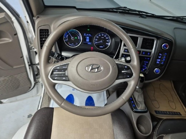 6081500740R8.jpg