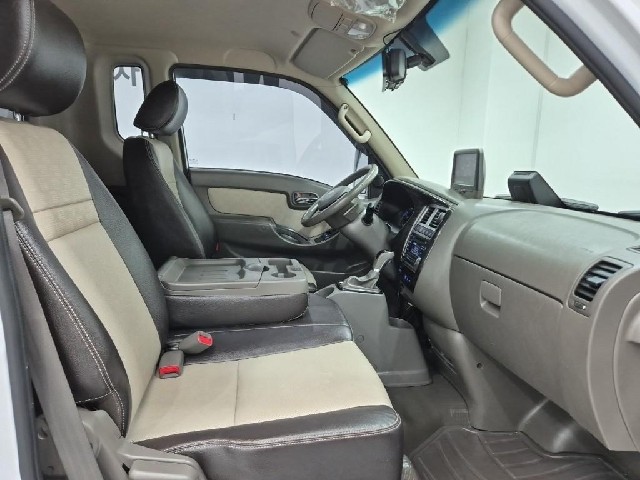 6081000635R12.jpg