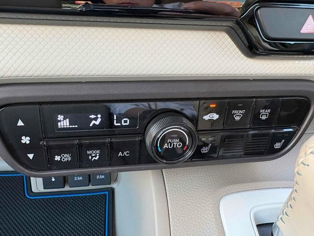 0702900A30261018W00810.jpg