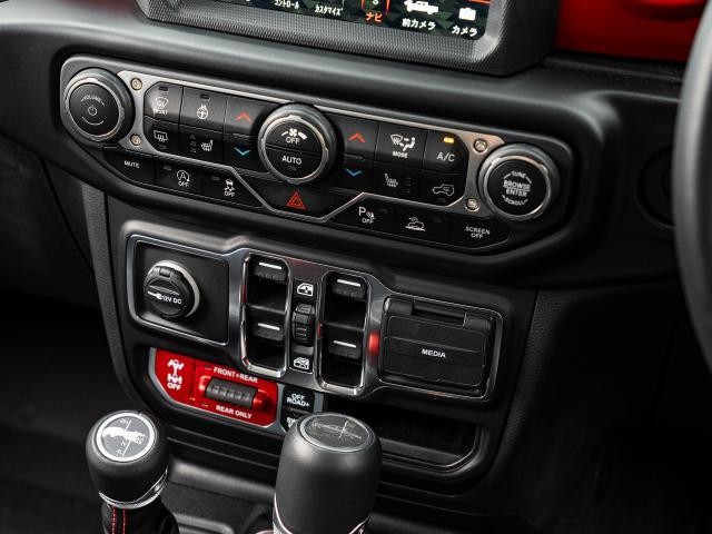 27046742_carP_l_20.jpg