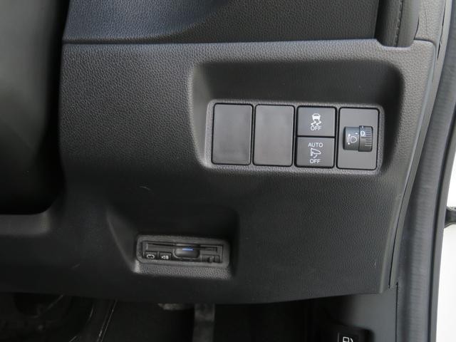 1002180A30251126W00311.jpg