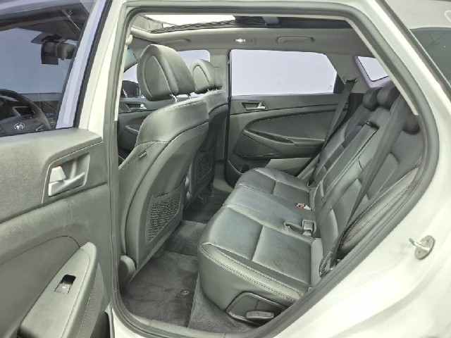 6081001674R12.jpg