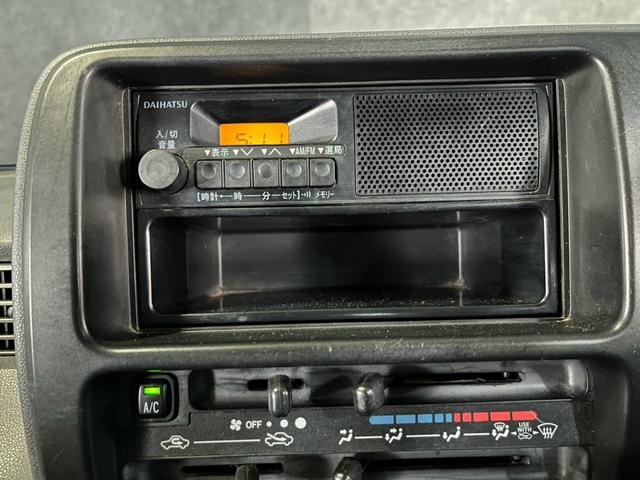 0710163A30261019W00310.jpg