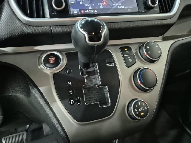 6081001257R8.jpg