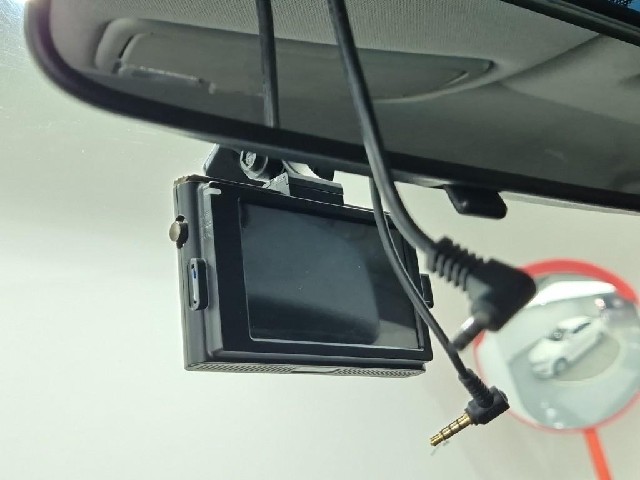 6051000470R15.jpg