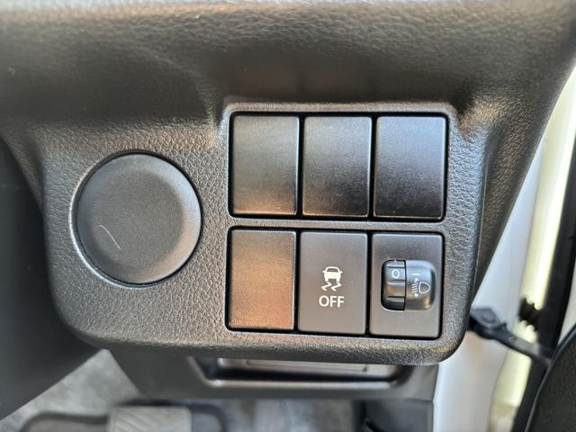 0520020A30261018W00110.jpg
