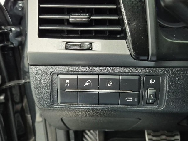 6101001724R17.jpg