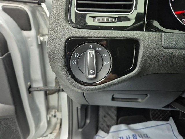 6101000510R16.jpg