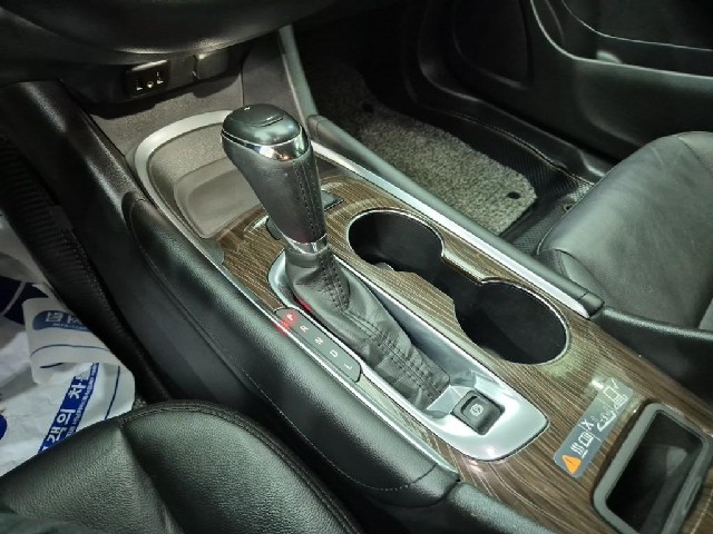 6101001758R8.jpg