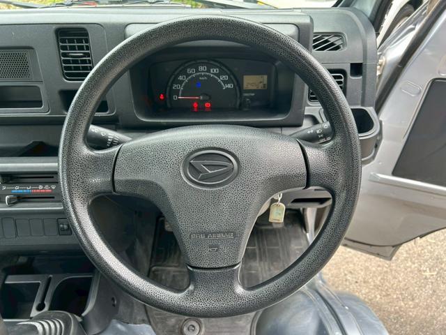 0203489A30250612W00114.jpg
