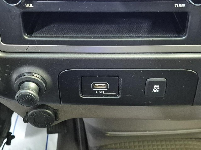 6071501685R15.jpg