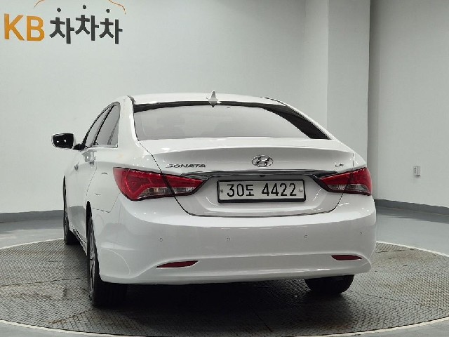 6081000032R2.jpg