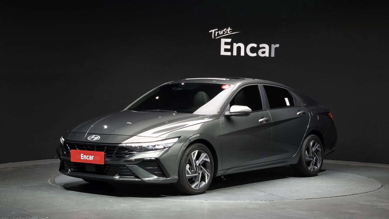 2023 Hyundai Avante, photo 1 of 1