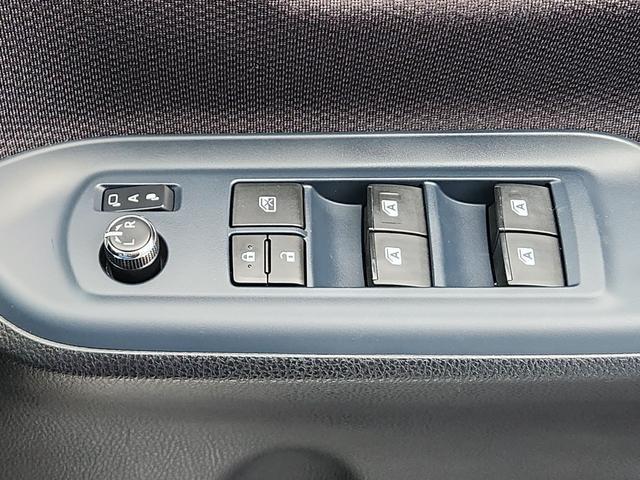 0600275A30260322W00214.jpg