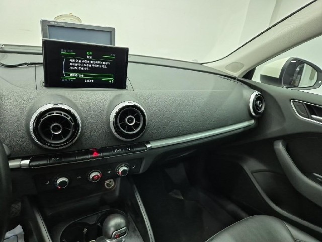 6081000630R10.jpg