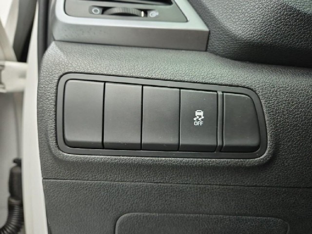 6081000244R17.jpg
