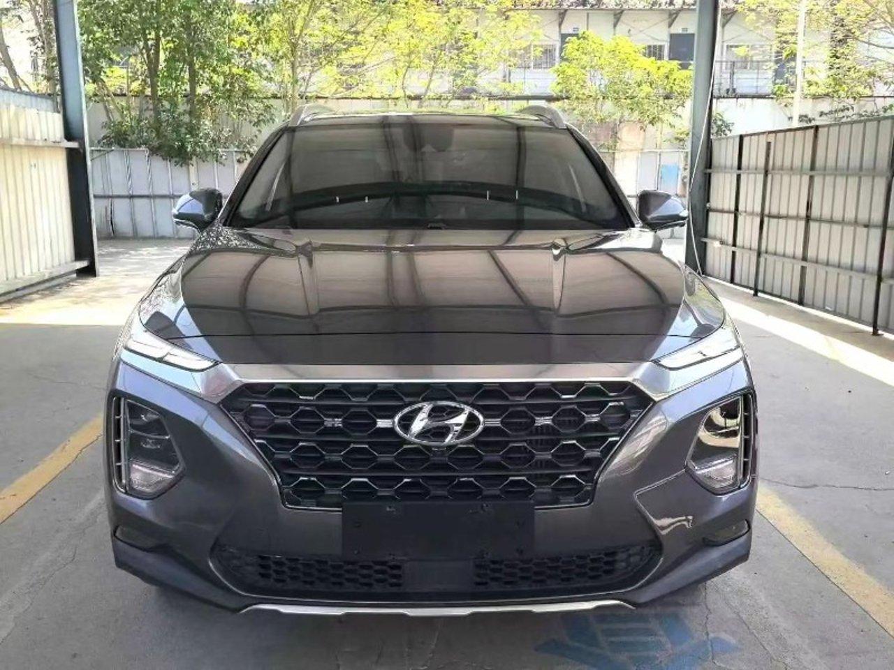 2019 Hyundai Santa, photo 1 of 1