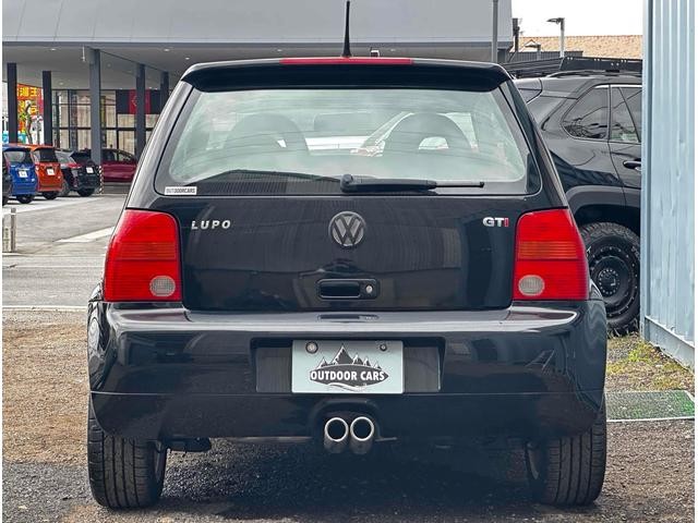 0208859A30261019W00115.jpg