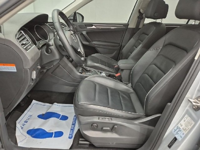 6071000821R11.jpg