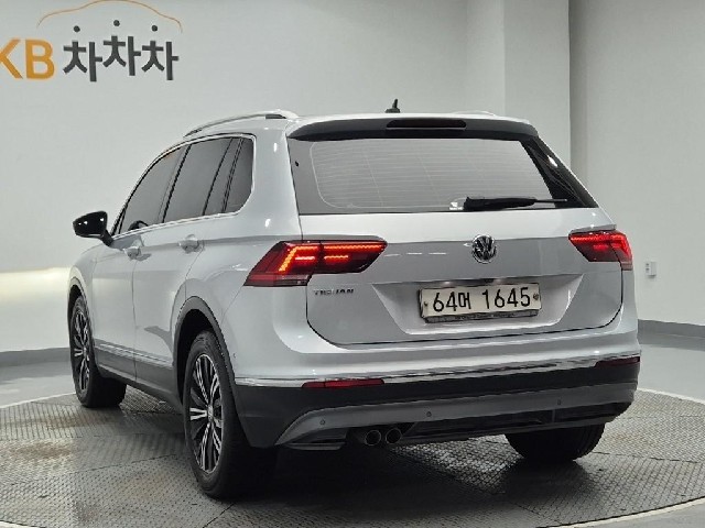 6071000821R2.jpg
