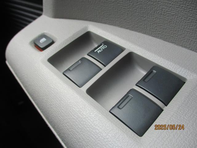 0802982A30250526W00209.jpg