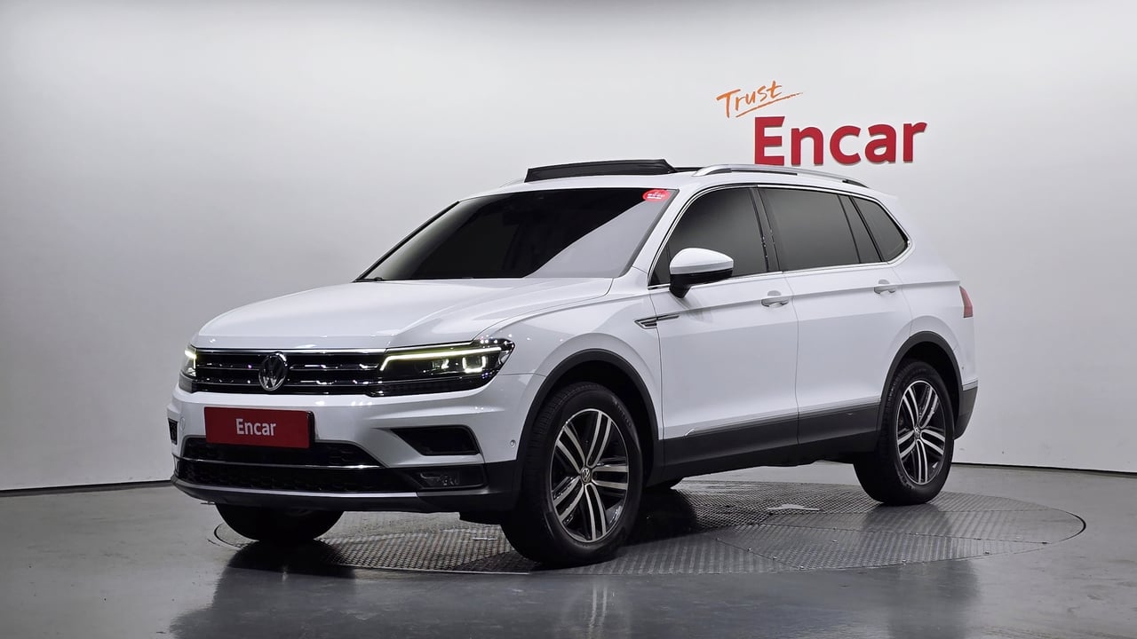 2020 Volkswagen Tiguan, photo 1 of 1