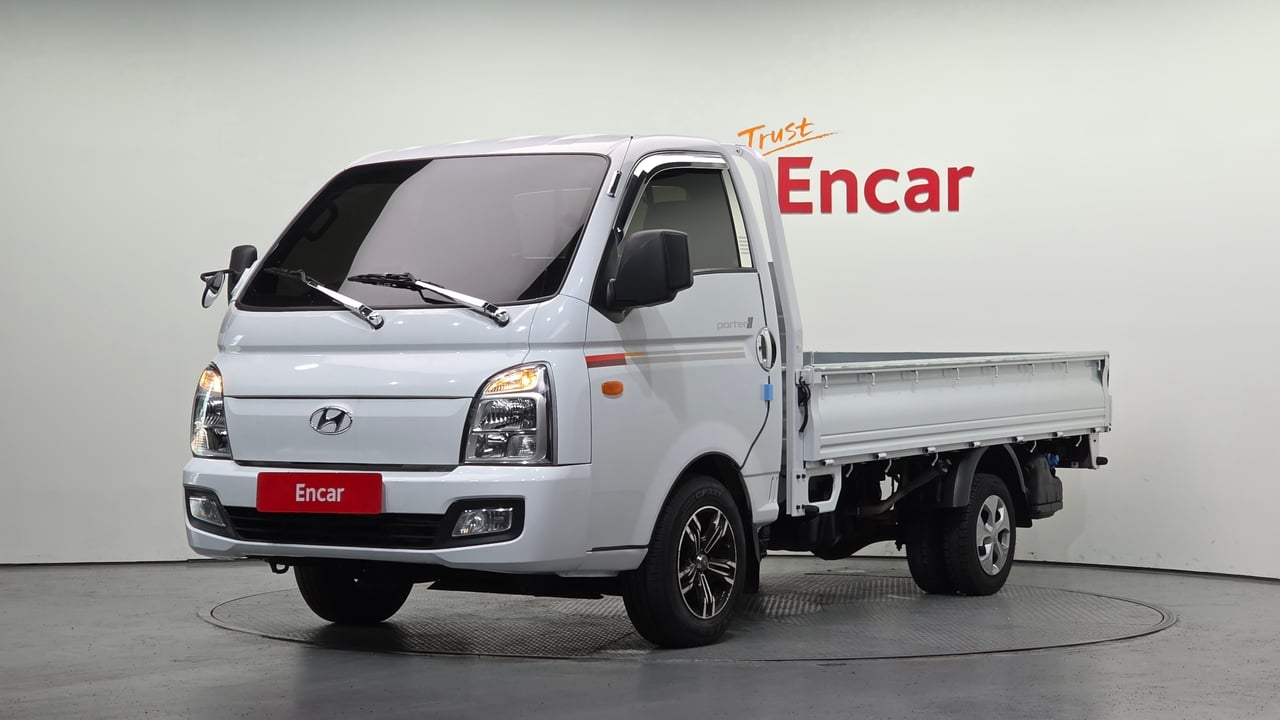 2022 Hyundai Porter, photo 1 of 1