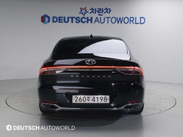 3095c785bca15a736696abca46ab3ad8.jpeg