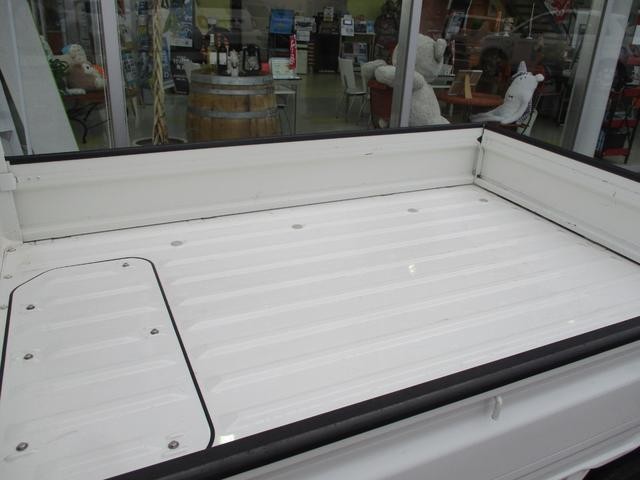9030967A30260912W00117.jpg