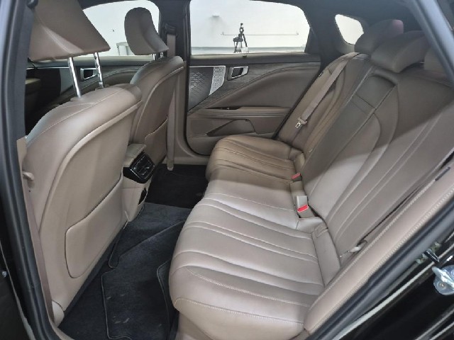6081501138R12.jpg