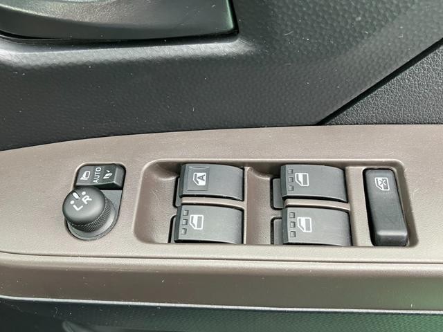 0500054A30261006W00815.jpg
