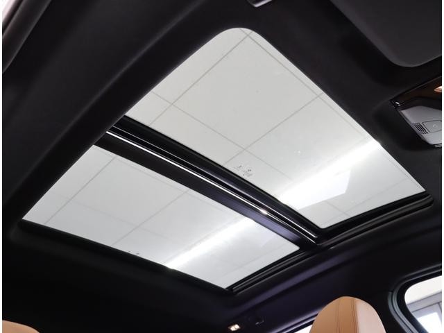 9570968A30260924W00117.jpg