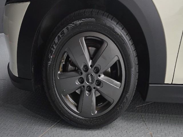 adefa0cd0800354fca7bf1a8f2414d85.jpeg