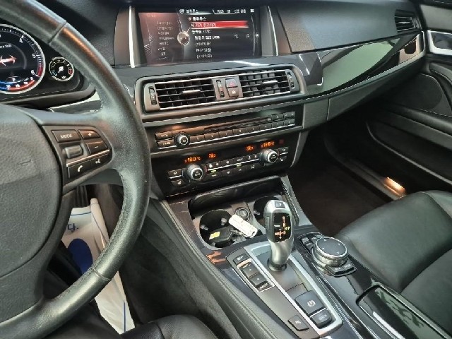 6051000590R10.jpg