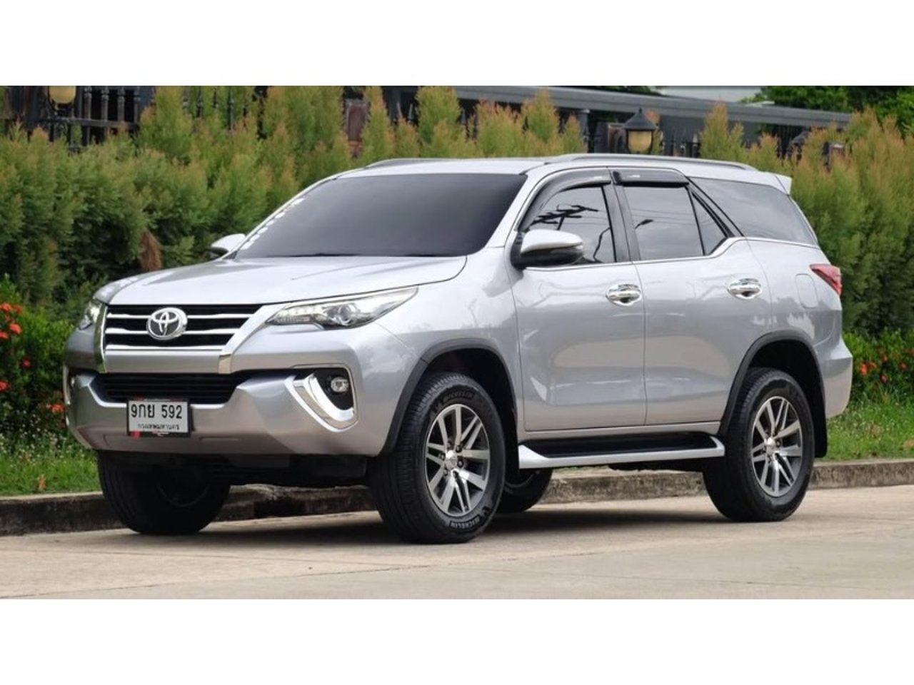 2020 Toyota Fortuner, photo 1 of 1