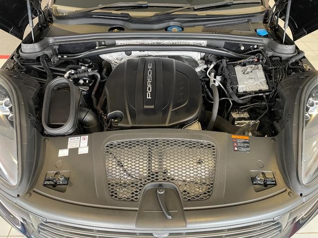9572151A30260925W00118.jpg