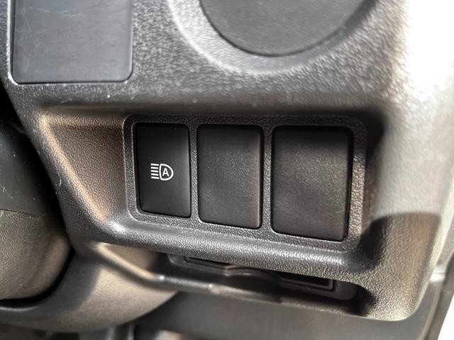 0500199A30261019W00118.jpg