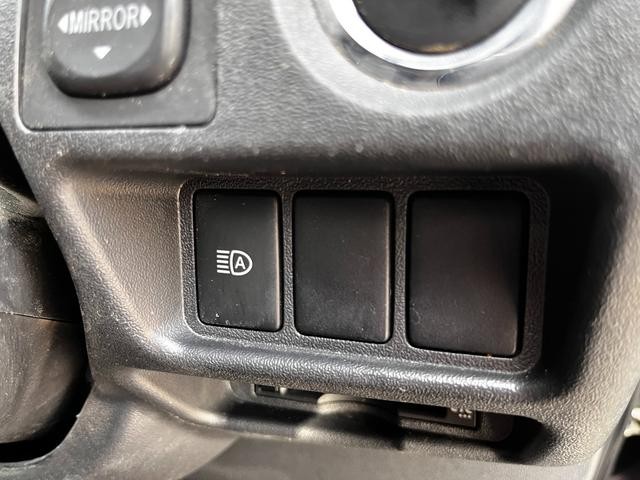 0500199A30261019W00218.jpg