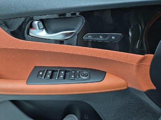 6091000860R18.jpg