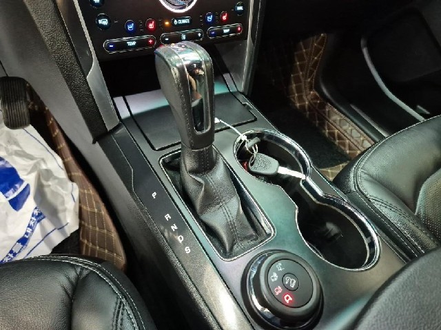 6091000586R8.jpg