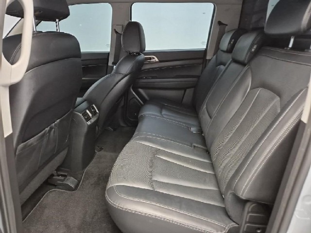 6101500679R12.jpg