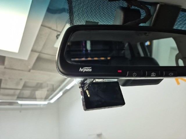 6101500679R17.jpg