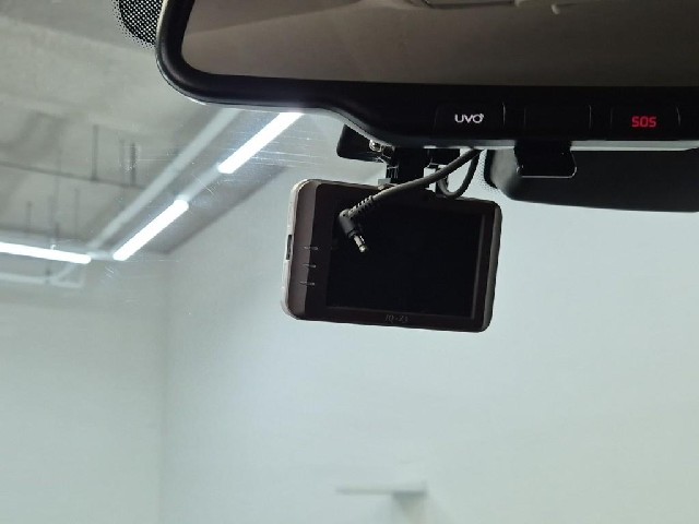 6081502118R15.jpg