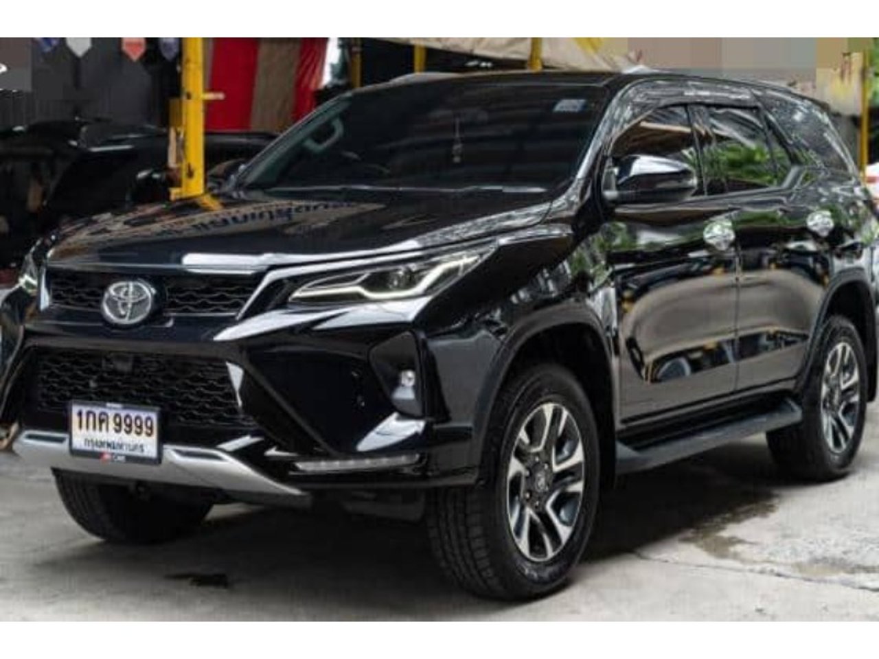 2025 Toyota Fortuner, photo 1 of 1