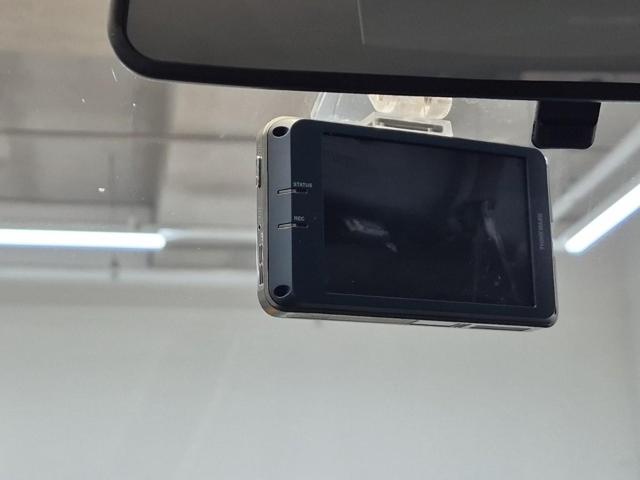 6051500821R16.jpg