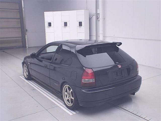 3af1bbd81cd36ed79a1d684a6961fa36.jpg